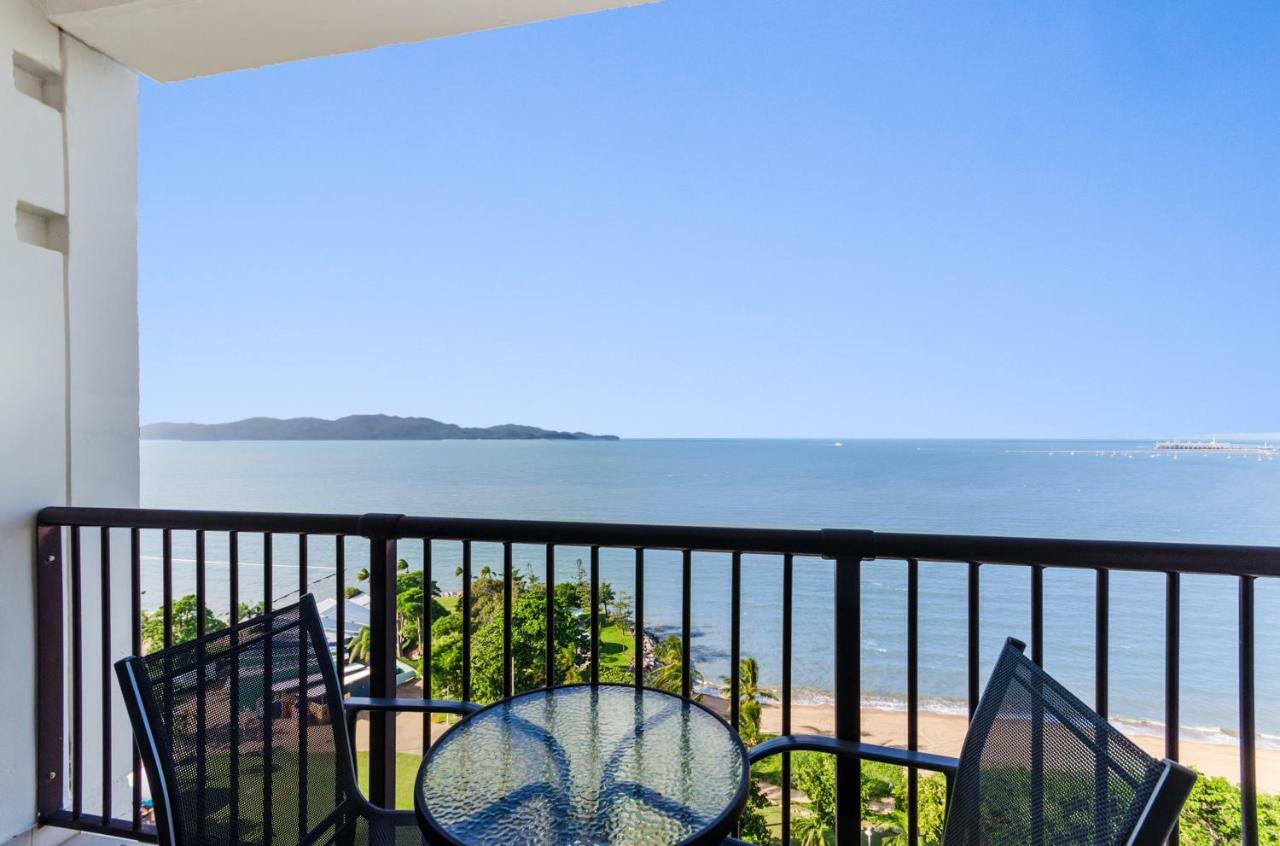 Aquarius On The Beach Townsville Exterior foto